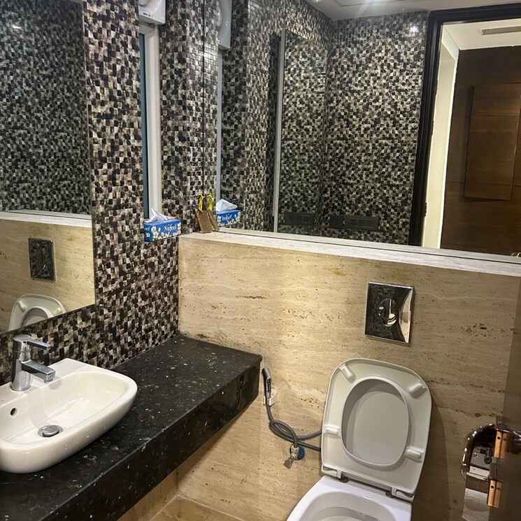 Bathroom, abw-la-lagune 4 Bedroom 4050 Sq.Ft. Apartment In Suncity Gurgaon 9269920
