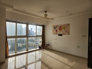 2 BHK Apartment For Rent in Ruparel Ariana, Parel