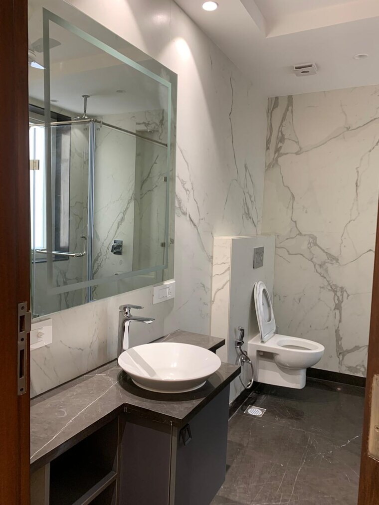 Bathroom, greater kailash 4 Bedroom 2700 Sq.Ft. Builder Floor In Greater Kailash Delhi 9269967