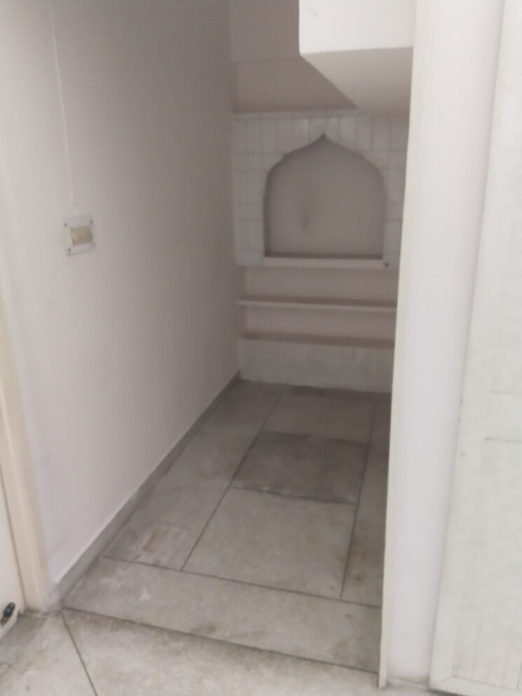 Bathroom, gomti nagar 1.5 Bedroom 800 Sq.Ft. Builder Floor In Gomti Nagar Lucknow 9269951