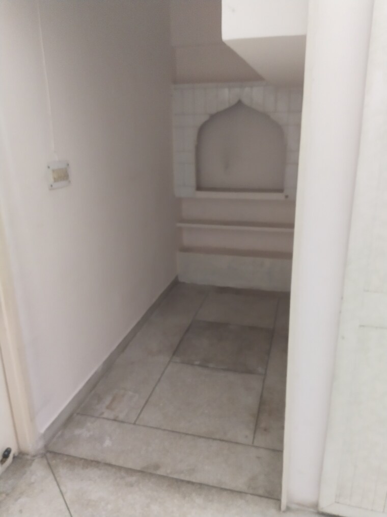 Bathroom, gomti nagar 1.5 Bedroom 800 Sq.Ft. Builder Floor In Gomti Nagar Lucknow 9269951