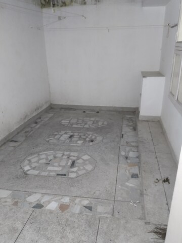 Bedroom in 1.5 BHK Builder Floor at Gomti Nagar – for Rent