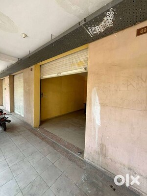 Room in  Shop at AgrA-Bombay Bypass – for Sale