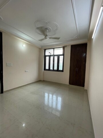 Room in 1 BHK Builder Floor at Chattarpur – for Rent