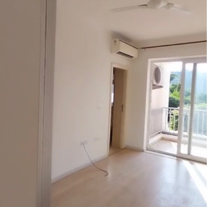 Room in 3 BHK Apartment at DLF The Skycourt, Nawada Fatehpur – for Rent