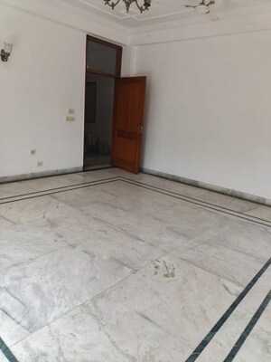 Room in 4 BHK Builder Floor at Sarvodaya Enclave – for Rent