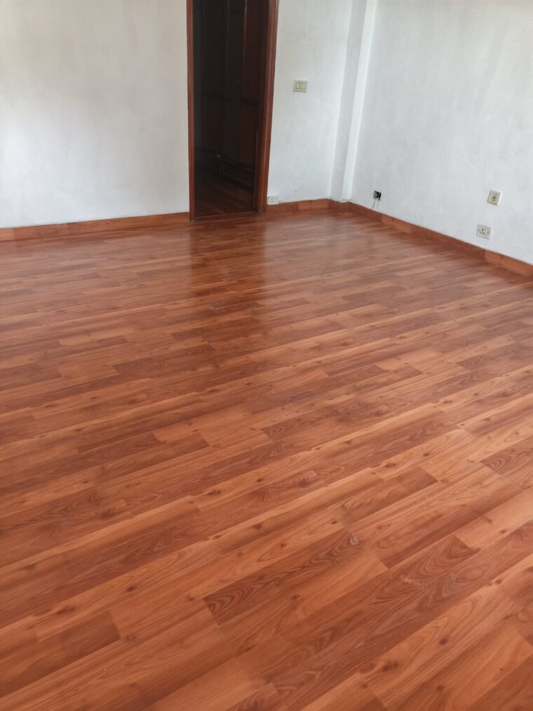 Room, sarvodaya enclave 4 Bedroom 3000 Sq.Ft. Builder Floor In Sarvodaya Enclave Delhi 9269987