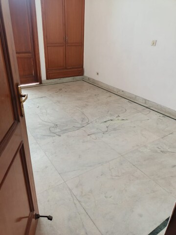 Room in 4 BHK Builder Floor at Sarvodaya Enclave – for Rent