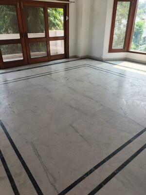 Room in 4 BHK Builder Floor at Sarvodaya Enclave – for Rent