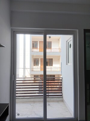 Room in 3 BHK Apartment at MS Enclave Zirakpur, Dhakoli – for Rent