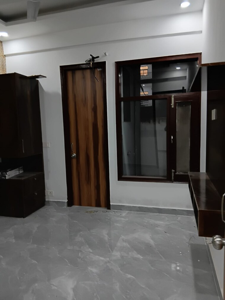 Room, ms-enclave-zirakpur 3 Bedroom 145 Sq.Yd. Apartment In Dhakoli Zirakpur 9269998