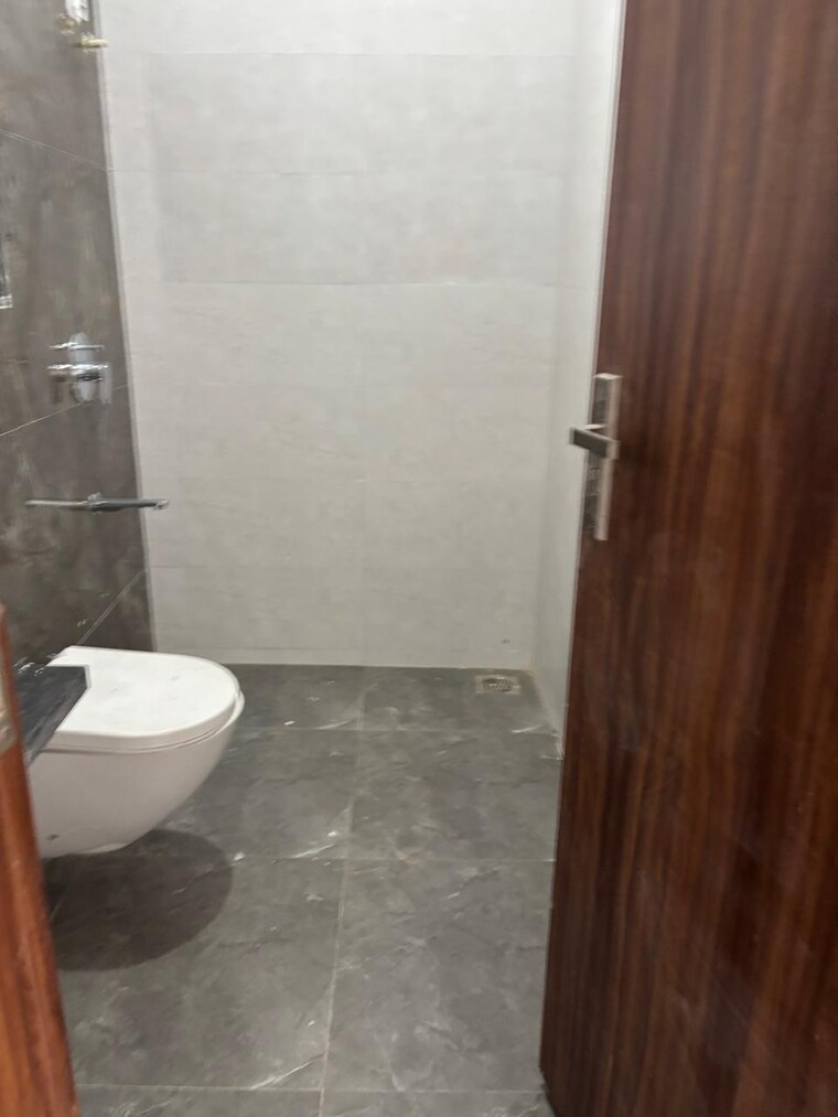Bathroom, mokal-pushp-pinnacle 3 Bedroom 1600 Sq.Ft. Apartment In Kharghar Navi Mumbai 9269914
