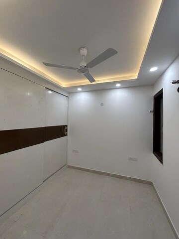 Room in 3 BHK Builder Floor at Malviya Nagar – for Rent