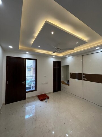 Room in 3 BHK Builder Floor at Malviya Nagar – for Rent