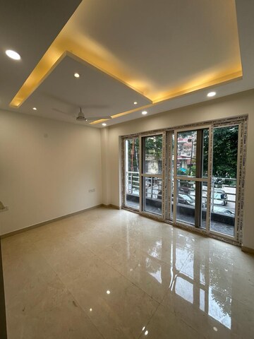 Room in 3 BHK Builder Floor at Malviya Nagar – for Rent