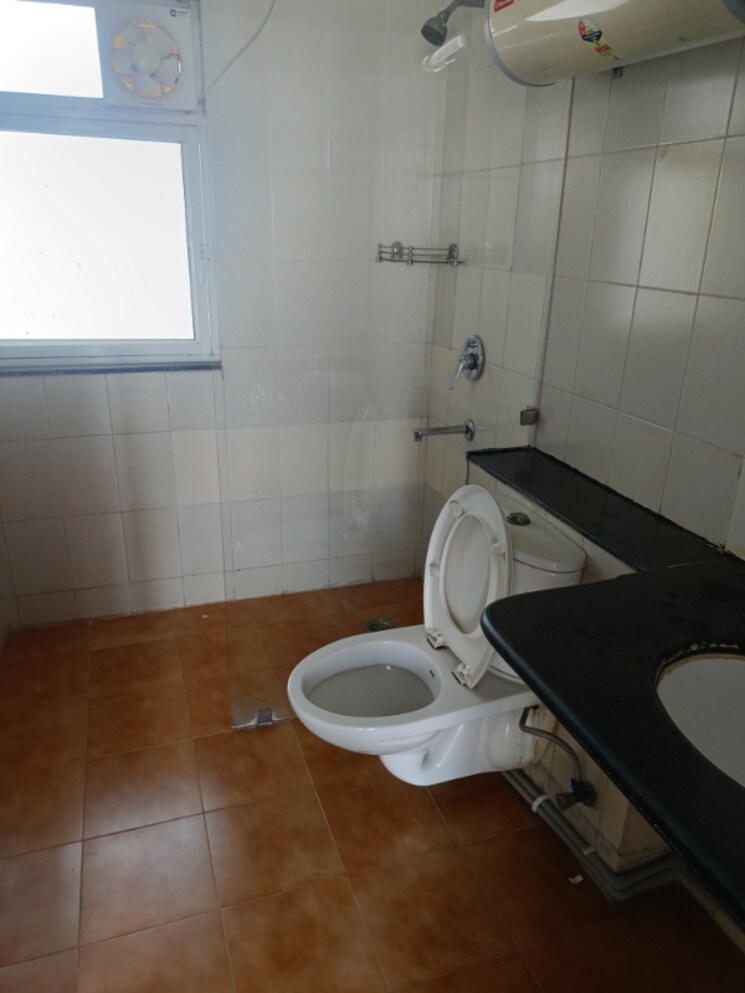 Bathroom, unitech-escape 3 Bedroom 2000 Sq.Ft. Apartment In Sector 50 Gurgaon 9270055