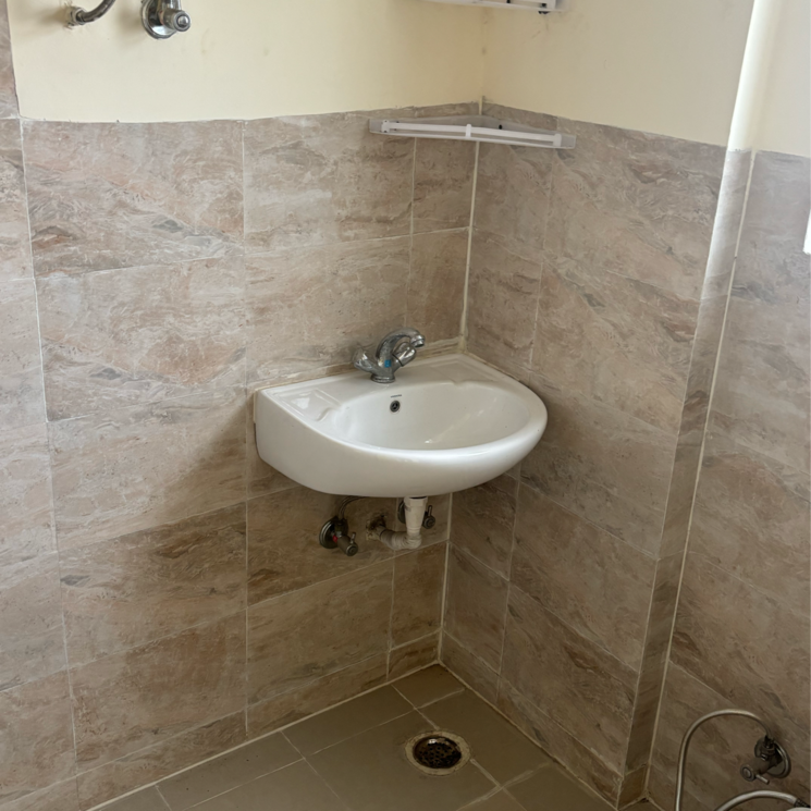 Bathroom, wave-dream-homes 3 Bedroom 1050 Sq.Ft. Apartment In Ram Nagar Ghaziabad 9270060