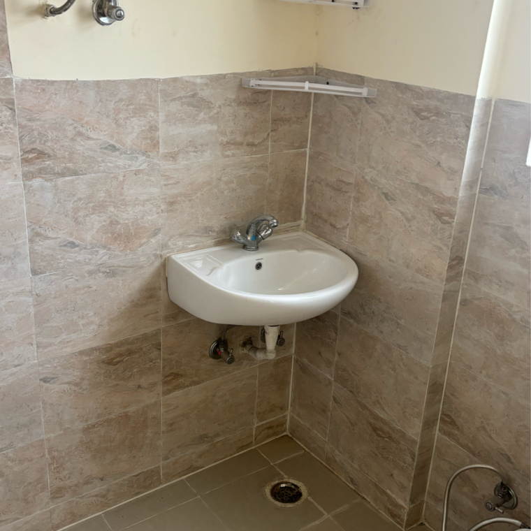 Bathroom, wave-dream-homes 3 Bedroom 1050 Sq.Ft. Apartment In Ram Nagar Ghaziabad 9270060