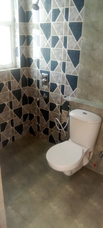 Bathroom in 3 BHK Apartment at Parker Residency, Sector 61 – for Rent