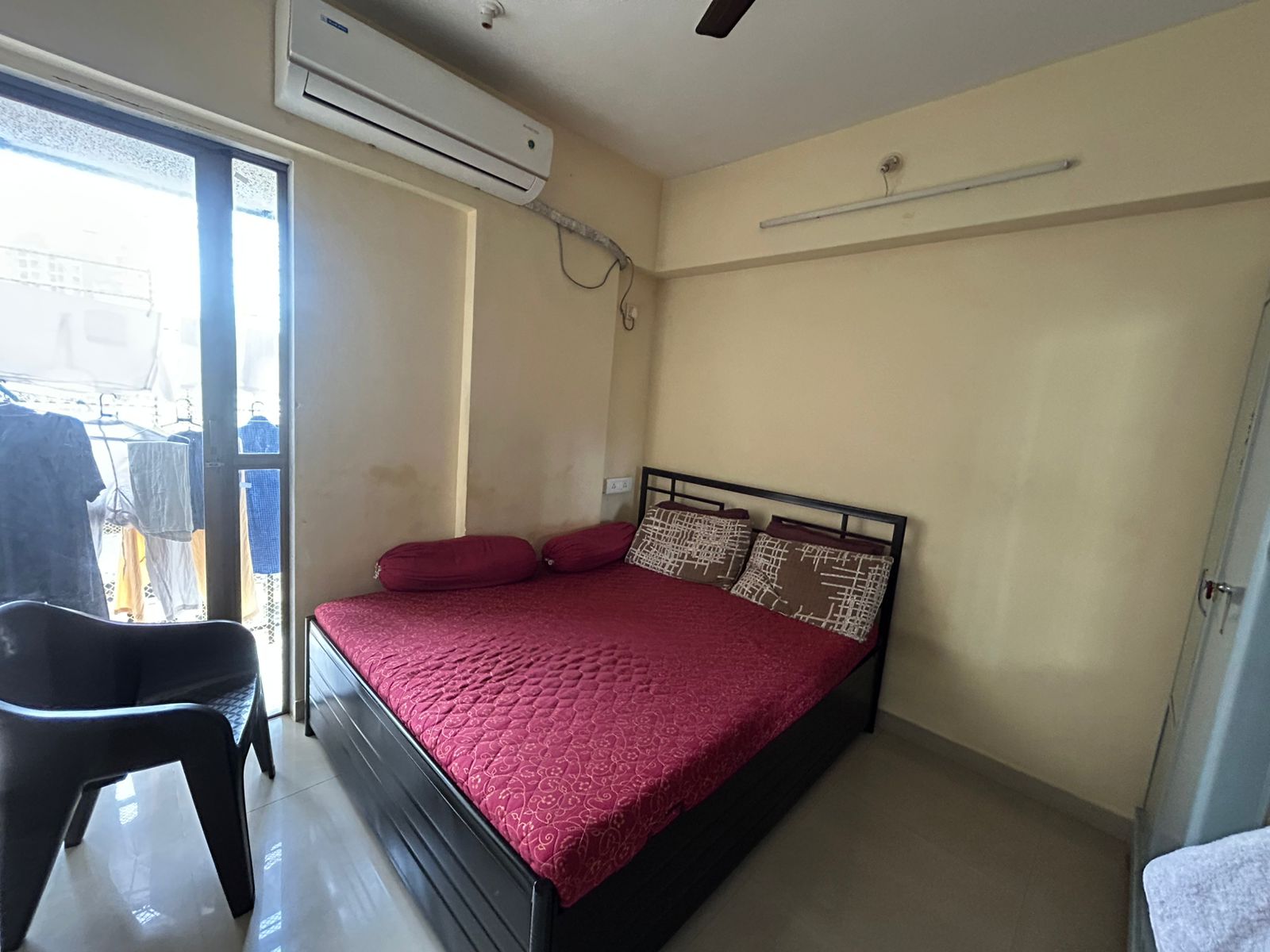 1 BHK + Pooja Room Apartment For Rent in Om Sai Plaza