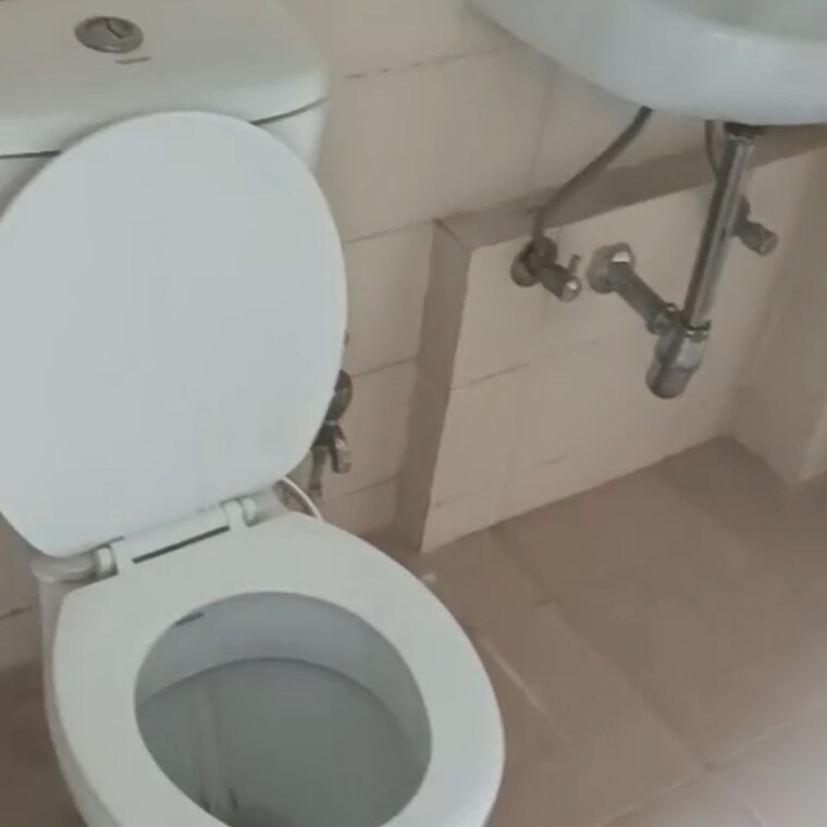 Bathroom, bptp-park-floors-i 2 Bedroom 180 Sq.Yd. Builder Floor In Sector 77 Faridabad 9270185