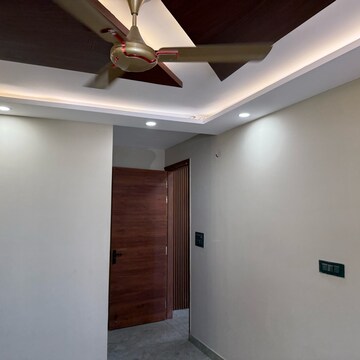Furnished Amenities in 3 BHK Builder Floor at Dashrath Puri – for Sale
