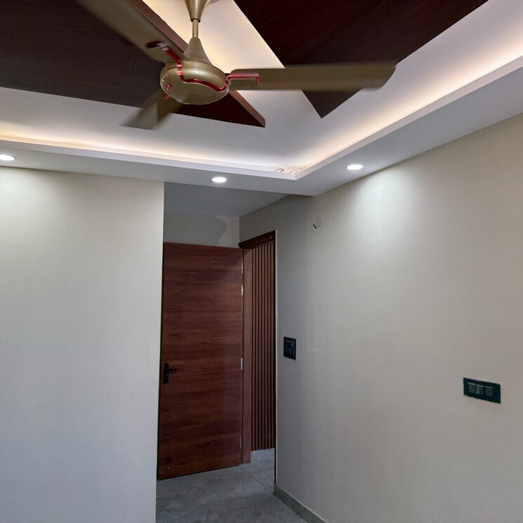 undefined, dashrath puri 3 Bedroom 1050 Sq.Ft. Builder Floor In Dashrath Puri Delhi 9270171