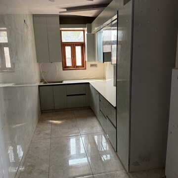 Building Lobby in 3 BHK Builder Floor at Dashrath Puri – for Sale