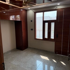 Room in 3 BHK Builder Floor at Dashrath Puri – for Sale