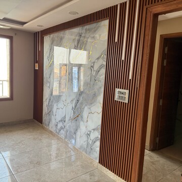 Room in 3 BHK Builder Floor at Dashrath Puri – for Sale