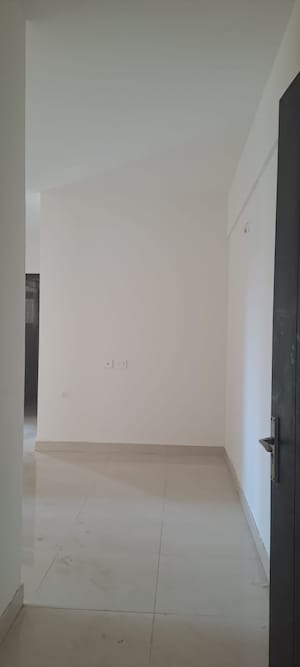 Room in 2 BHK Apartment at Signature Global Proxima, Sector 89 – for Rent