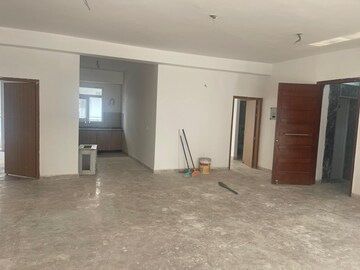 Room in 5 BHK Builder Floor at SS Linden, Sector 84 – for Rent