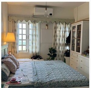 Bedroom in 2 BHK Apartment at Movie Tower, Andheri West – for Rent