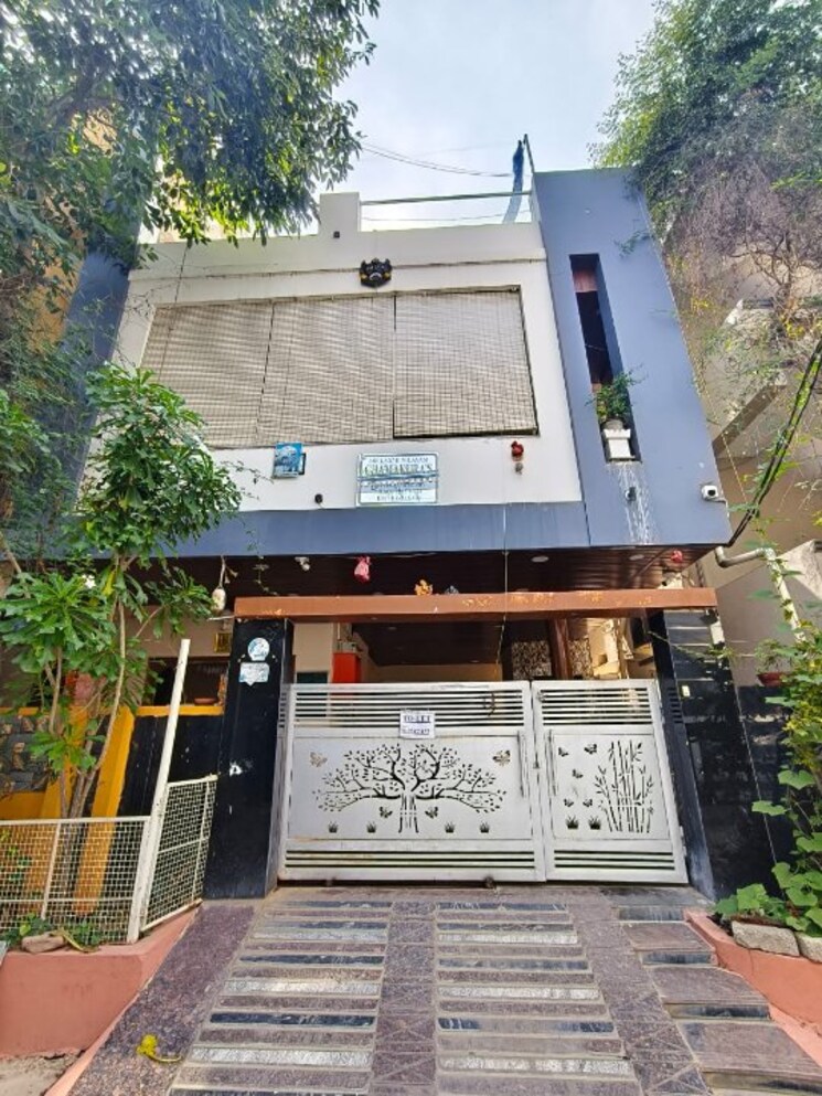 Listing Cover Image