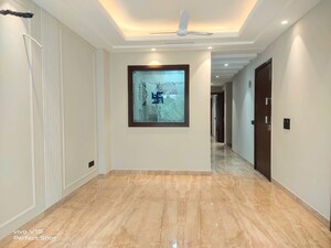 Room in 3 BHK Builder Floor at Kailash Hills – for Sale
