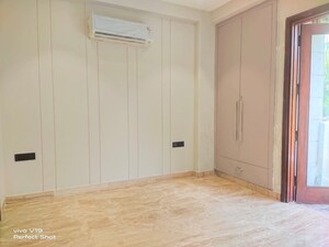 Room in 3 BHK Builder Floor at Kailash Hills – for Sale