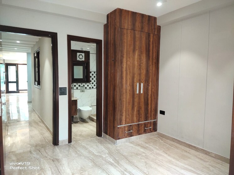 Room, kailash hills 3 Bedroom 1500 Sq.Ft. Builder Floor In Kailash Hills Delhi 9270274