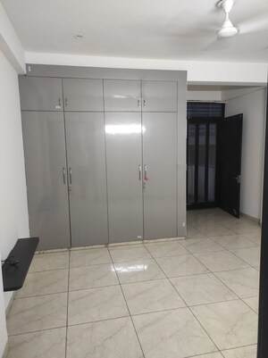 Building Lobby in 3.5 BHK Builder Floor at M3M Soulitude, Sector 89 – for Sale