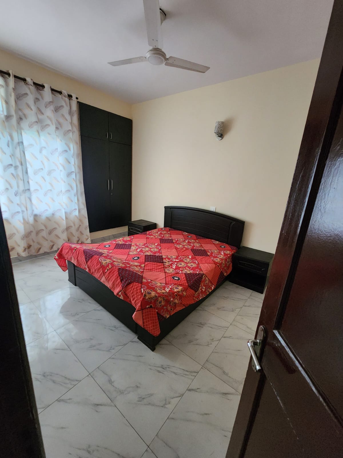 2 BHK + Pooja Room,Servant Room,Study Room,Extra Room 1500 Sq.Ft. Builder Floor in SAS Tower