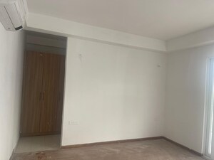 Room in 4 BHK Builder Floor at SS Linden, Sector 84 – for Rent
