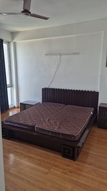 Bedroom in 2 BHK Apartment at Parsvnath Green Ville, Sector 48 – for Rent