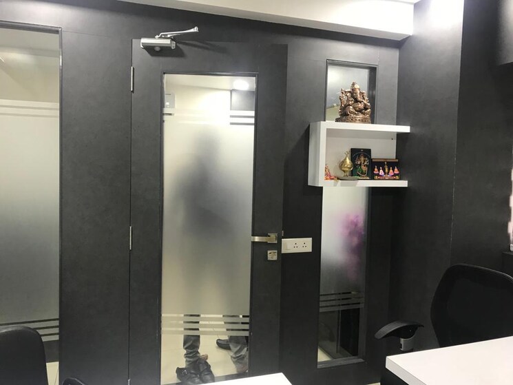 undefined, sola Commercial Office Space 1168 Sq.Ft. In Sola Ahmedabad 9270346