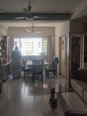 Master Bedroom in 5 BHK Apartment at New Kailash Niwas, Ghatkopar East – for Rent