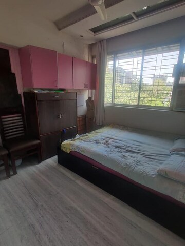 Master Bedroom in 5 BHK Apartment at New Kailash Niwas, Ghatkopar East – for Rent