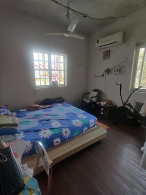 Master Bedroom in 5 BHK Apartment at New Kailash Niwas, Ghatkopar East – for Rent