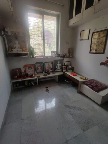 Master Bedroom in 5 BHK Apartment at New Kailash Niwas, Ghatkopar East – for Rent