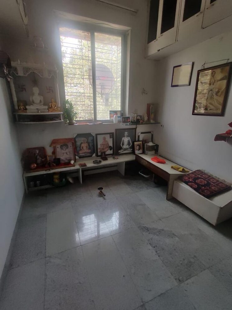 Master Bedroom, new-kailash-niwas 5 Bedroom 1400 Sq.Ft. Apartment In Ghatkopar East Mumbai 9270400