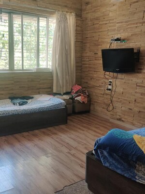 Master Bedroom in 5 BHK Apartment at New Kailash Niwas, Ghatkopar East – for Rent