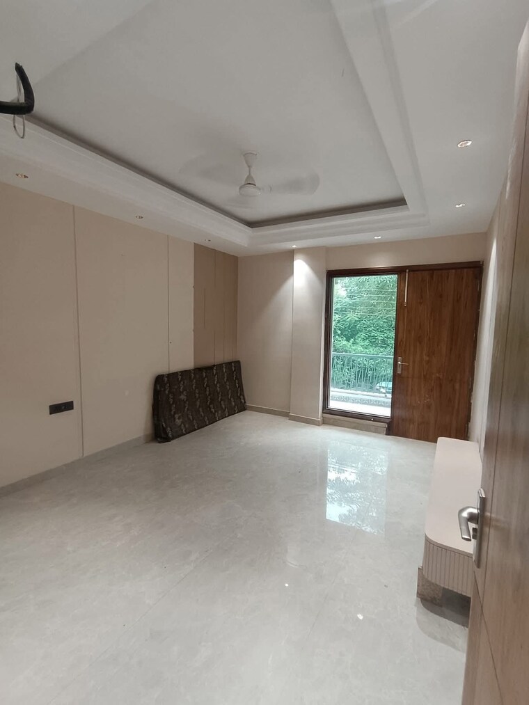 Room, green fields colony 4 Bedroom 2400 Sq.Ft. Builder Floor In Green Fields Colony Faridabad 9270382