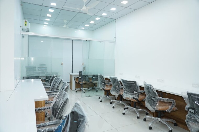 Team Area, gota Commercial Office Space 610 Sq.Ft. In Gota Ahmedabad 9270423